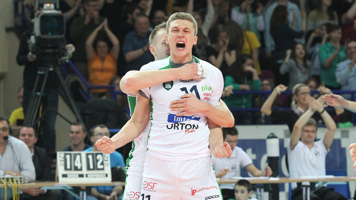 Maciej Zajder, środkowy przebywający obecnie na zgrupowaniu reprezentacji Polski, jest drugim transferem Lotosu Trefl Gdańsk przed sezonem 2013/2014. Były siatkarz AZS Politechniki Warszawskiej związał się z zespołem żółto-czarnych rocznym kontraktem.