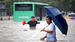 Riasztó eredményre jutottak a tudósok: ez az összefüggés a kínai óriási esőzések és a járvány miatti leállások között