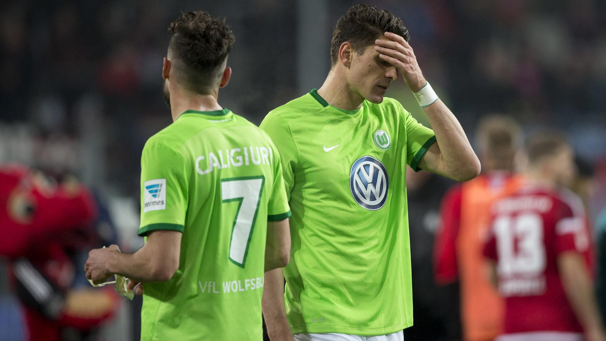 Po ostatniej stracie punktów Wolfsburg niebezpiecznie zbliżył się do strefy spadkowej. Mistrzowie Niemiec z 2009 roku i ćwierćfinaliści Ligi Mistrzów w ubiegłym sezonie są ewidentnie w kryzysie. Były szkoleniowiec Wilków Klaus Augenthaler uspokaja kibiców i zapewnia, że drużyna nie spadnie z Bundesligi, ale jednocześnie zaznacza, że przyszłość nie rysuje się w kolorowych barwach.