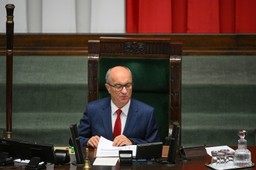 wróbel: różne uzależnienia polityczne
