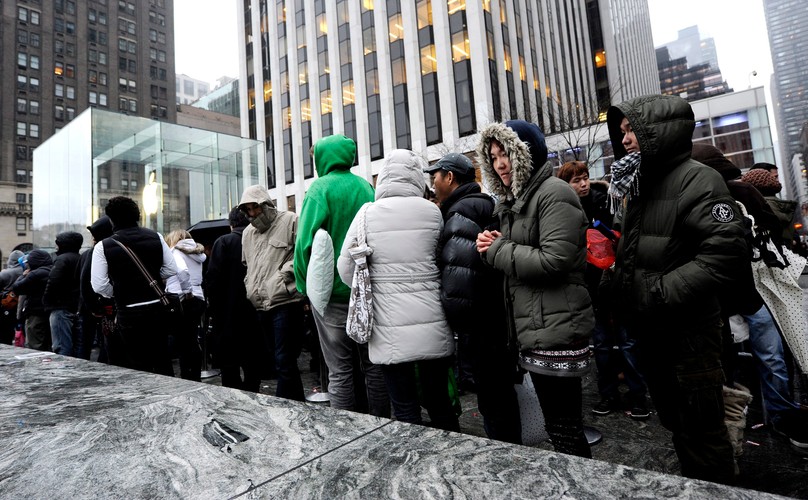 Kolejka przed sklepem w Nowym Jorku