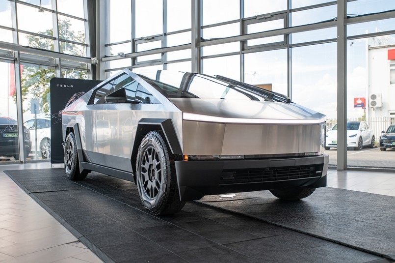 Tesla Cybertruck w Warszawie