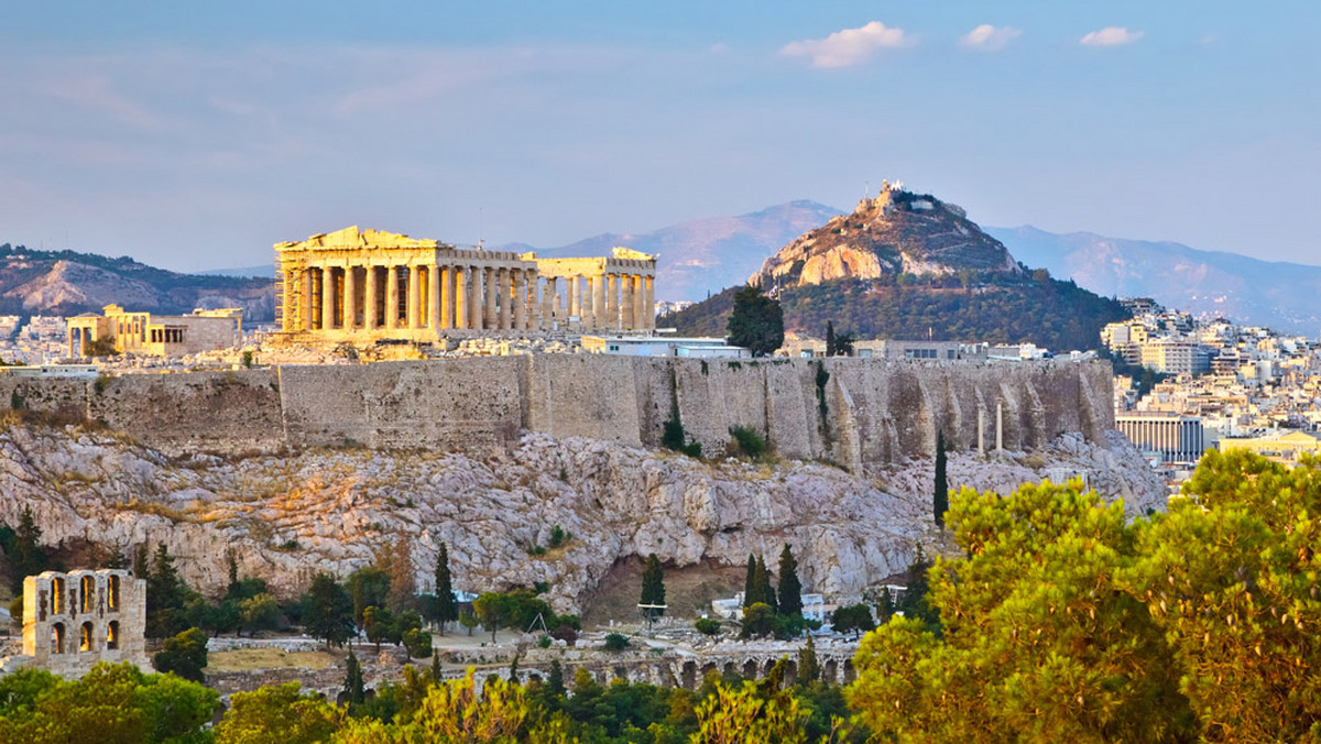 Pracownicy greckiego ministerstwa kultury, protestujący przeciwko niedoborom personalnym, ogłosili dwudniowy strajk w najbliższy weekend na Akropolu i w innych placówkach. Czynne będzie jednak Muzeum Akropolu znajdujące się poza jego terenem.