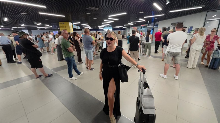 Milica Jokić na aerodromu 