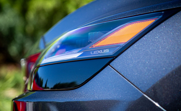 Lexus RX 450h+ to nowy ulubieniec polskich kierowców