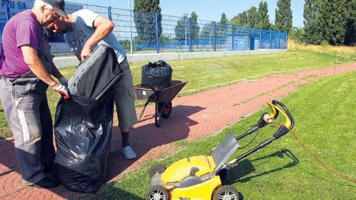 To zła wiadomość dla wielu szczecinian. Problem odpadów zielonych nie będzie rozwiązany. Przynajmniej do jesieni - informuje portal mmszczecin.pl.