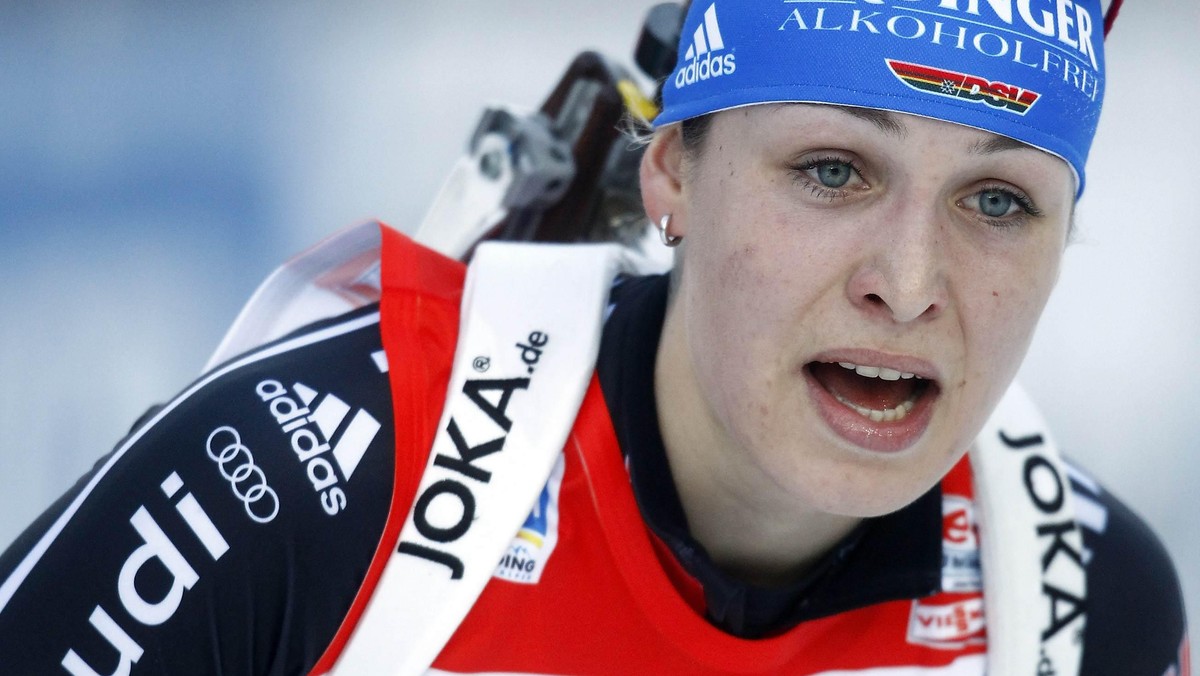 24-letnia Niemka Magdalena Neuner wygrała w sobotę sprint na 7,5 km w zawodach biathlonowego Pucharu Świata, które odbywają się w szwedzkim Oestersund. Najlepsza z Polek Krystyna Pałka (AZS AWF Katowice) zajęła 14. miejsce.