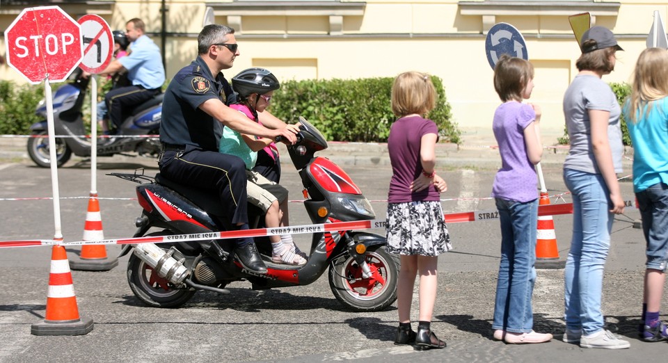 Dzień dziecka przed stołecznym ratuszem