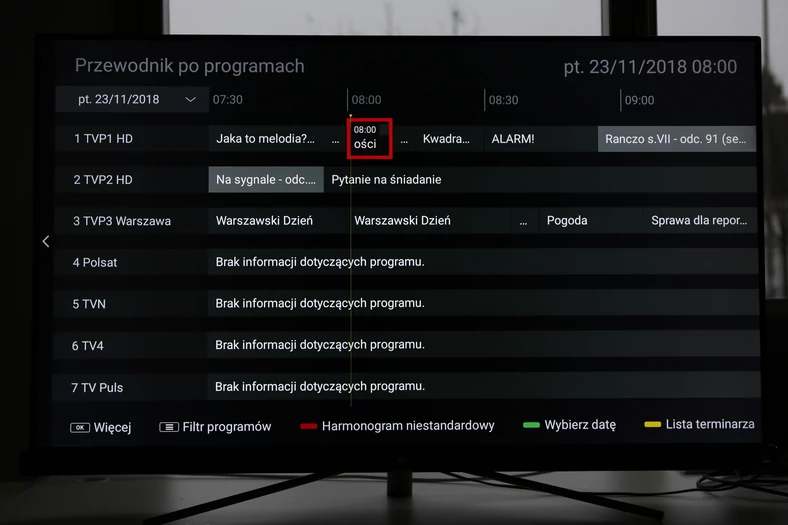 EPG czyli przewodnik po programach jest dość głęboko ukryty w menu telewizora i niedostępny z poziomu pulpitu Android TV