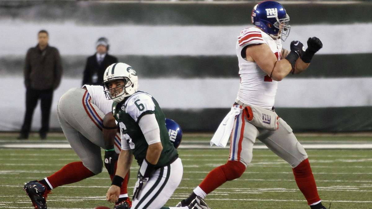 Dave Tollefson jeden z liderów defensywy zwycięzców Super Bowl New York Giants opuścił zespół i przeniósł się do Oakland Raiders.