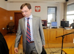 Kolejarze zablokowali proces Ziobry