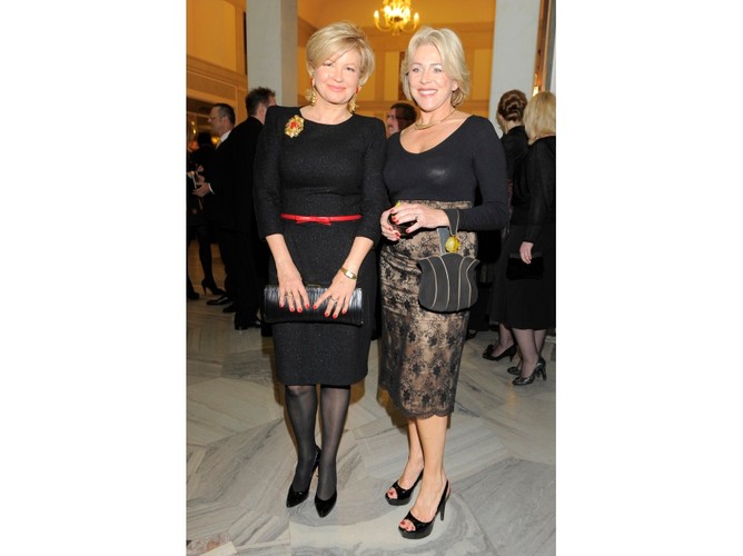 Bożena Batycka z przyjaciółką na premierze Turandot w Operze Narodowej