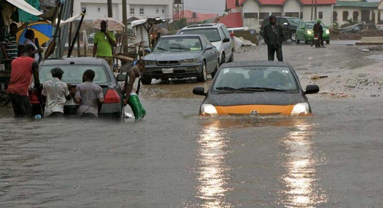 A flooded Lekki neighborhood (Guardian) 