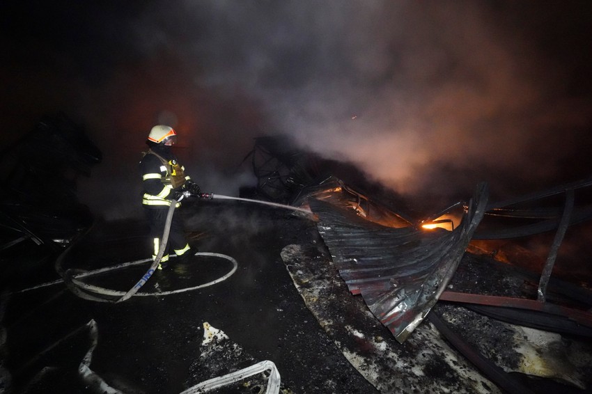 Požar nakon ruskog granatiranja Harkova, Ukrajina, 4. maj