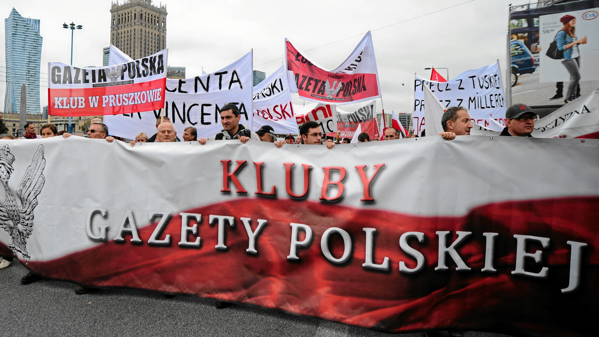 Kluby "Gazety Polskiej" urządzają wielki wyjazd na Węgry. Rok temu został on odwołany z uwagi na wizytę Władimira Putina w Budapeszcie i bliskość wyborów prezydenckich w Polsce. Tuż przed tegorocznym wyjazdem Orban udał się z rewizytą do Moskwy. — Nie przywiązujemy do tego większej wagi — zapewnia Ryszard Kapuściński, szef KGP.