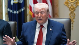 Donald Tramp na sastanku kabineta u Beloj kući