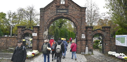 Wrocławianie ruszyli na cmentarze