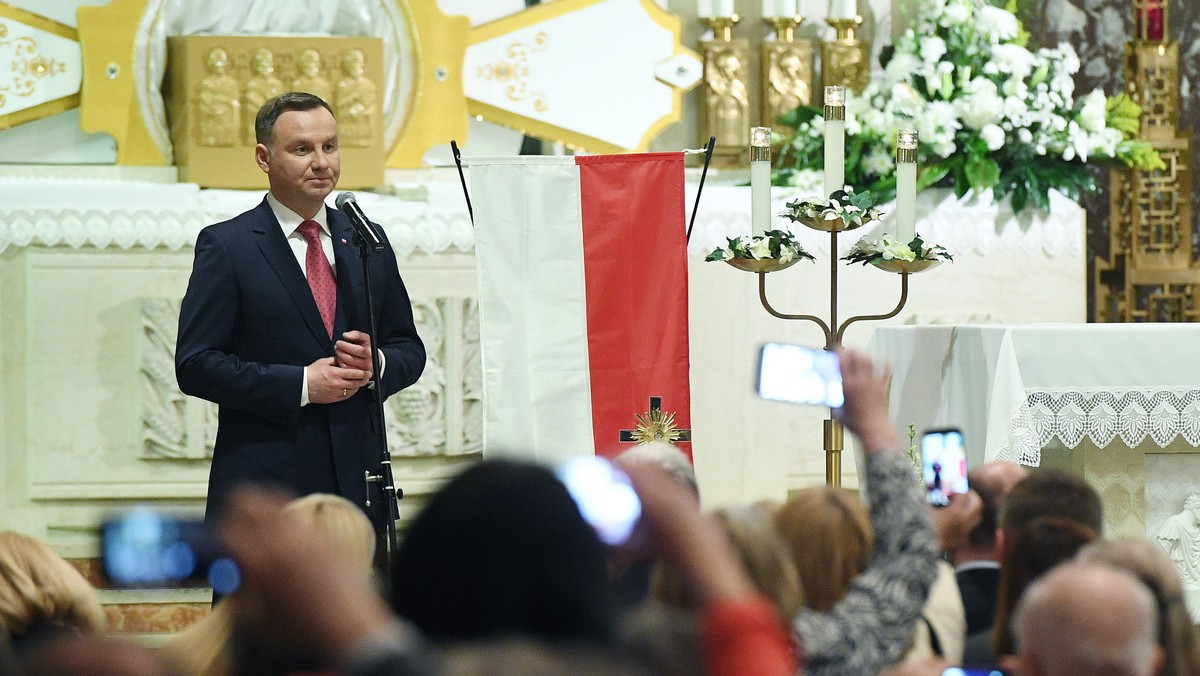 Dziś Andrzej Duda podpisał ustawy o wypowiedzeniu czterech umów o wzajemnej ochronie inwestycji, zawartych z: Francją, Belgią, Cyprem i Holandią. O decyzji poinformowała Kancelaria Prezydenta. Prezydent, w myśl konstytucji, wypowiada umowy międzynarodowe.