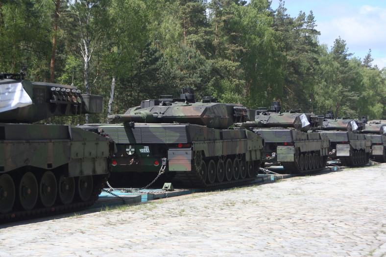 Transport czołgów Leopard 2A4 i 2A5  wojsko;kolej;czołg;