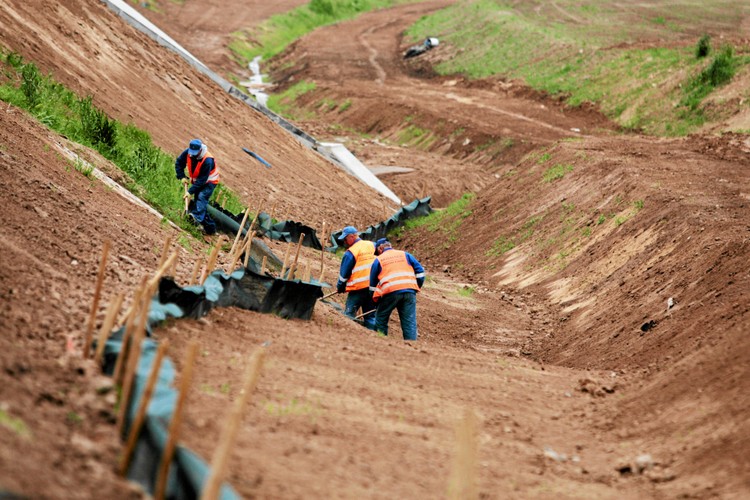 Budowa drogi ekspresowej S17, odcinek Kurów - Lublin - Piaski kosztowała 3 343 743 102.31 zł. Większość tej sumy - <b>2 250 509 318.31 zł</b> - pochodziła z funduszy unijnych.