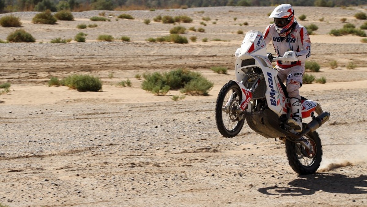 O sporym pechu może mówić Jakub Przygoński. Motocyklista Orlen Teamu na trasie 3. etapu Rajdu Dakar wiodącego z San Rafael do San Juan ma problemy techniczne.