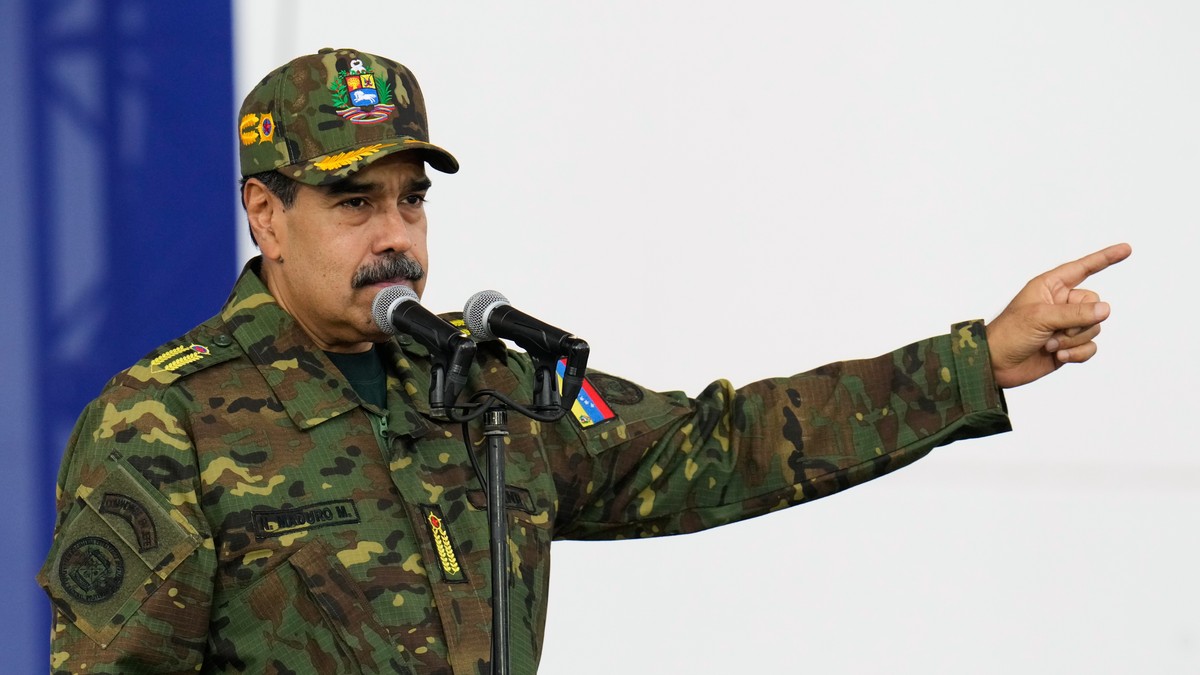Nikolas Maduro na vojno-civilnom mitingu u Karakasu, Venecuela, 25. novembra