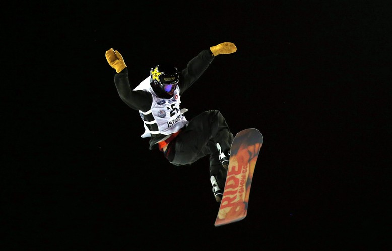 Zobacz szalone akrobacje snowboardzistów