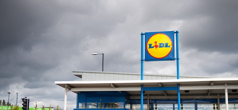 Lidl dyskryminuje polskich pracowników. Zakaz mówienia po polsku