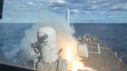 usa zaatakowały irański okręt wojenny. na pokładzie ponad 100 osób