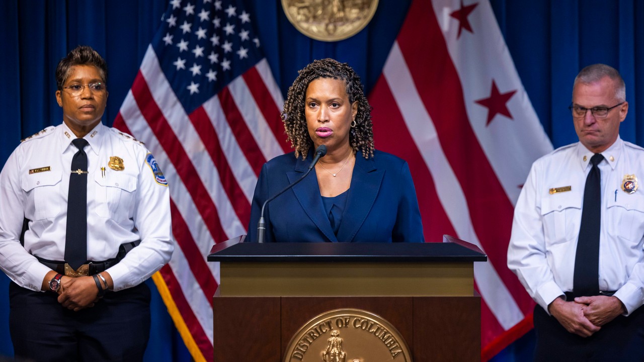 Donald Trump przejmuje kontrolę nad policją w Waszyngtonie. Burmistrzyni krytykuje: niepokojące i bezprecedensowe