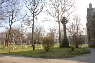 Czy warto kupić mieszkanie przy cmentarzu?