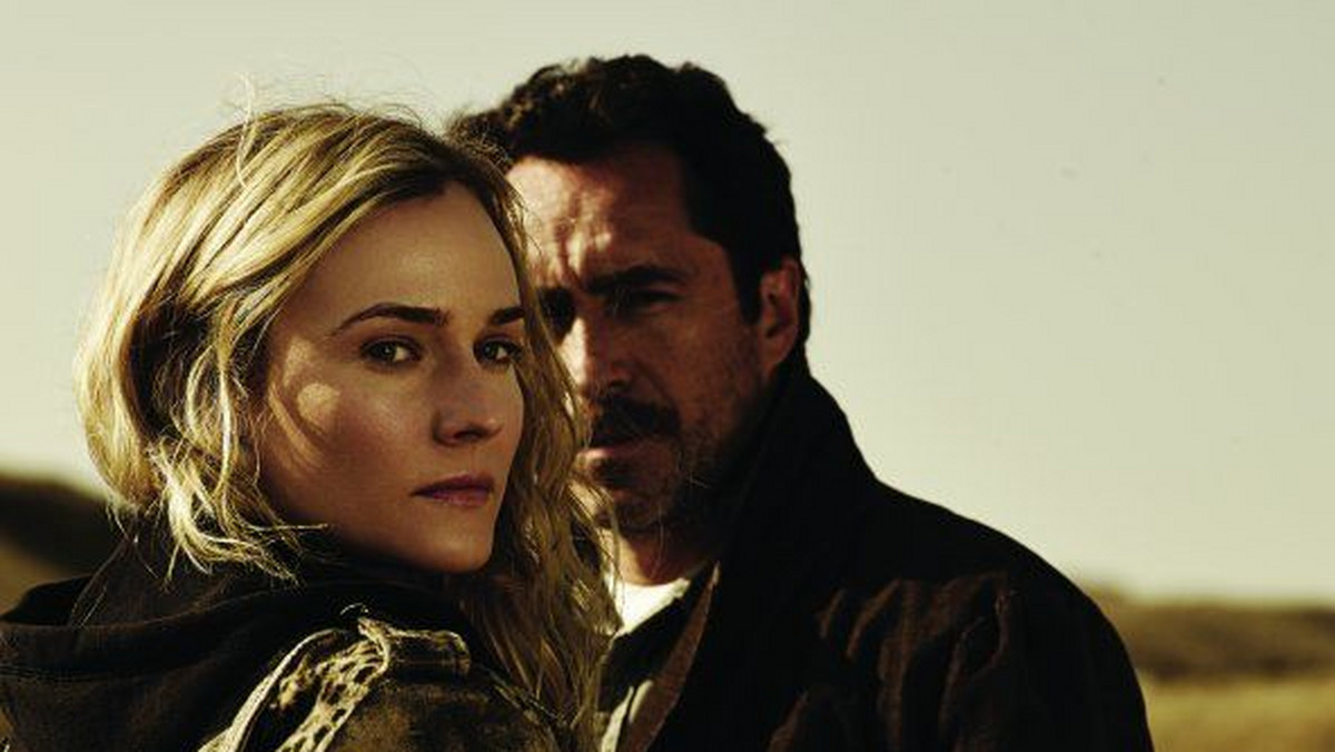 "The Bridge: Na granicy" to thriller kryminalny opowiadający o obecnie panujących napięciach na granicy amerykańsko-meksykańskiej. W głównych rolach występują Diane Kruger, Demian Bichir oraz Ted Levine. Polska premiera serialu odbędzie się na kanale FOX we wtorek, 16 lipca o godz. 22.00, już 6 dni po premierze amerykańskiej.