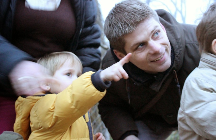 Zahvaljujući Arnou mnogi mališani su dobili svoje prve lutke i lopte