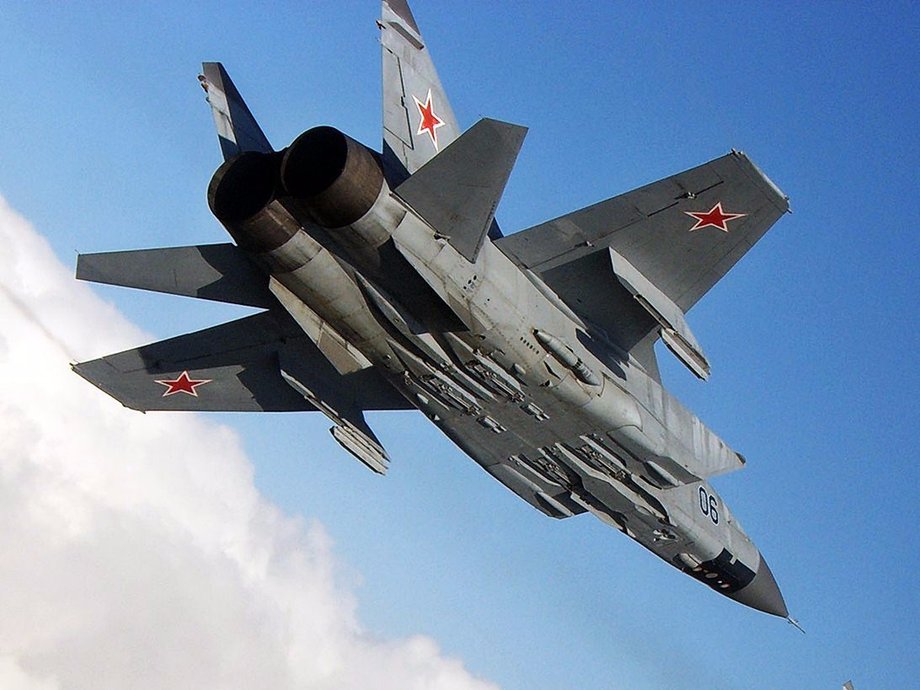 Mikoyan MiG-31 Foxhound