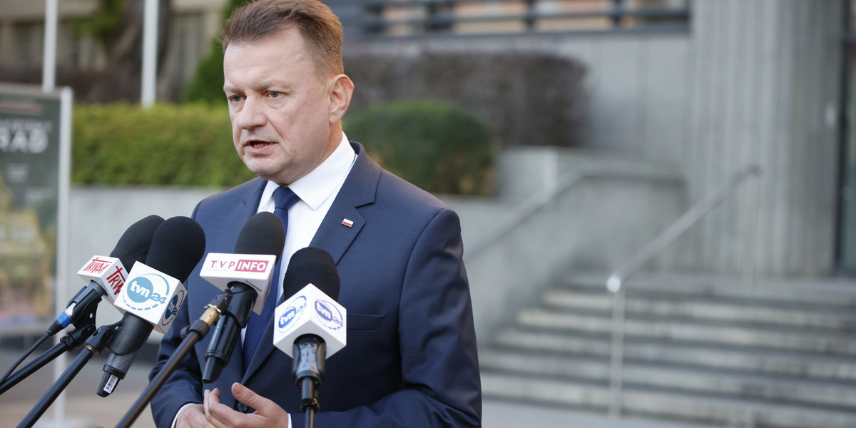Niemal połowa ankietowanych uważa, że minister Błaszczak powinien odejść.