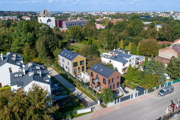Dom z Jabłonią w Krakowie według projektu Bogusława Barnasia