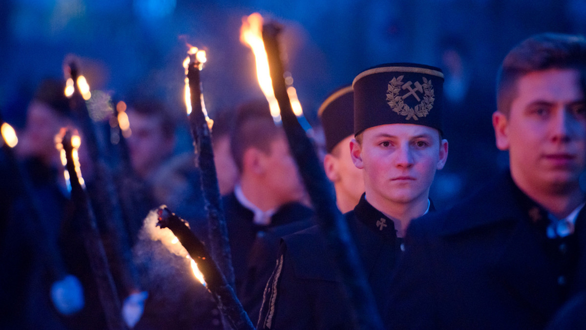 Krakowska koronka klockowa, tradycje wytwarzania koronki koniakowskiej oraz Barbórka górników węgla kamiennego na Górnym Śląsku - znalazły się wśród 15 nowych pozycji wpisanych na Krajową Listę Niematerialnego Dziedzictwa Kulturowego.