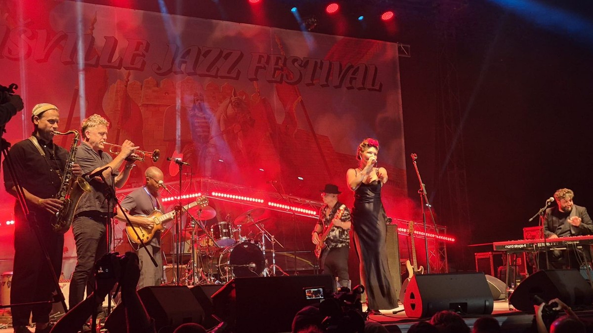 Bend Amy Winehouse na Nišvilu