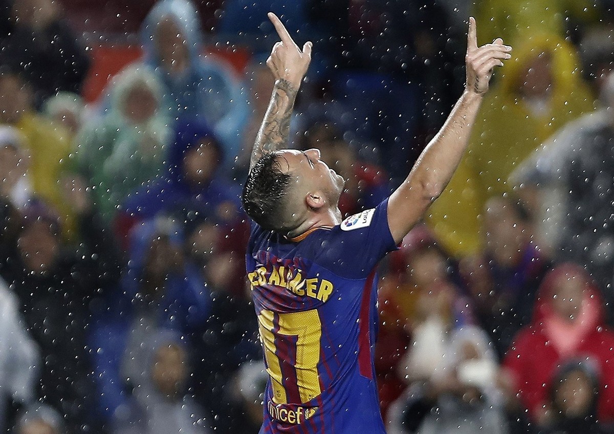 Liga hiszpańska: Alcacer wyręczył Messiego. Valencia najlepsza od lat [WIDEO]