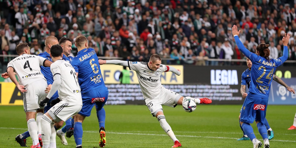 17.10.2021 LEGIA WARSZAWA - LECH POZNAN PKO BANK POLSKI EKSTRAKLASA PILKA NOZNA