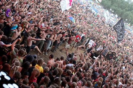 "Mamo żyję!" - tak się bawią tysiące ludzi na Przystanku Woodstock