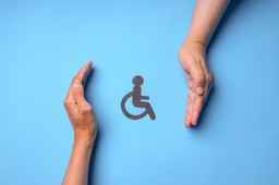 Podwyżka świadczenia o 299 zł w 2025 r. Ważne są punkty 7 i 8 w orzeczeniu o niepełnosprawności