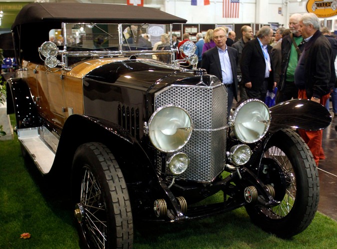 W Essen zakończyła się wystawa Techno Classica. Impreza jest uznawana za największe niemieckie targi pojazdów historycznych i zabytkowych. W naszej galerii mamy kilka perełek dawnej motoryzacji - auta warte są bardzo poważne pieniądze...