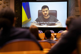 Zełenski w Hadze: Wiecie, jak pociągnąć do odpowiedzialności winnych zbrodni w Ukrainie