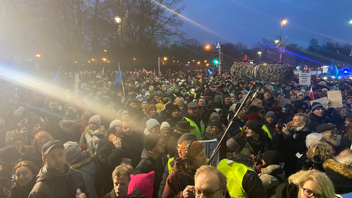 Sędziowie protestują w polskich miastach. "Iustitia" i "Themis" stają w obronie sędziego Pawła Juszczyszyn