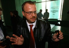 Widział talibów w Klewkach, teraz pozwał Tuska. Za alarm bombowy