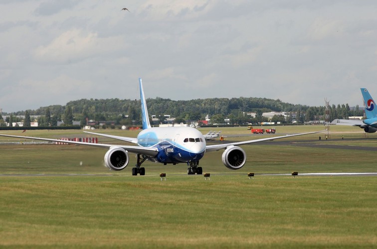 Najnowocześniejszy samolot świata Boeing 787 Dreamlinerg