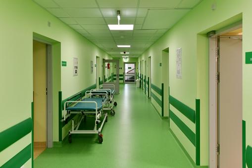 Ustawa o badaniach klinicznych, którą przegłosował Sejm, ma zabronić jakiejkolwiek formy współfinansowania leczenia w ramach eksperymentu przez pacjenta
