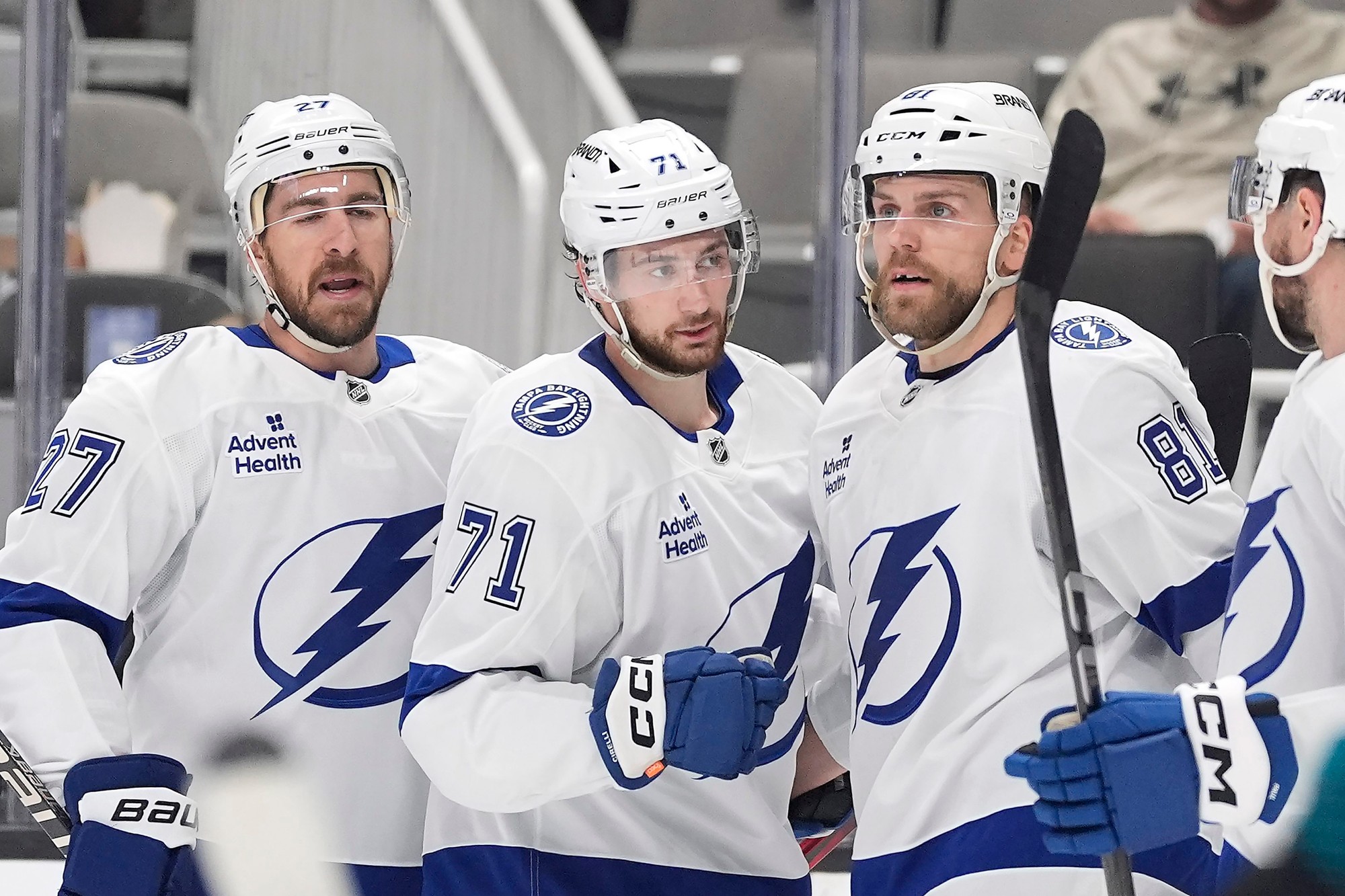 Anthony Cirelli , Ryan McDonagh a Erik Černák (Tampa Bay Lightning).