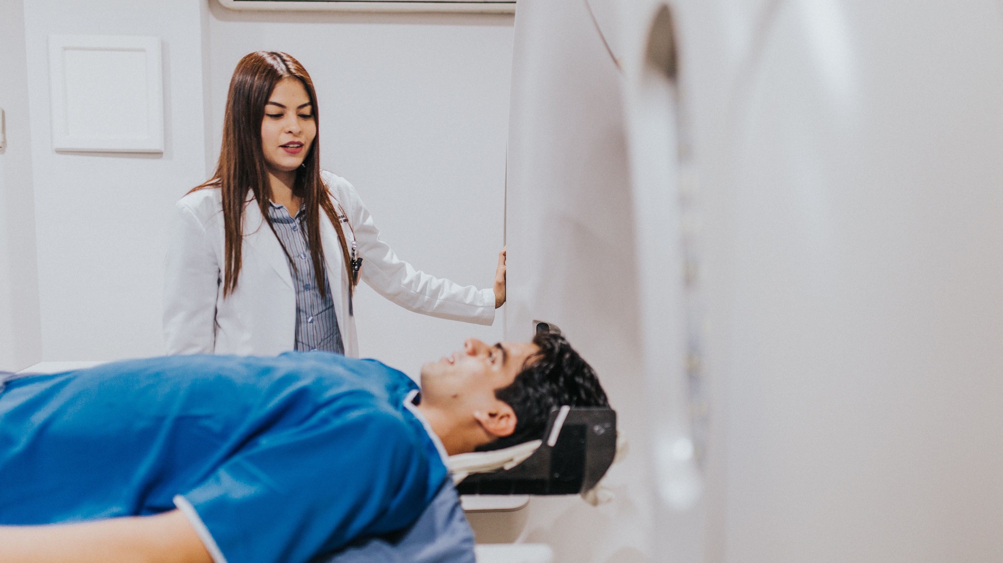 Spor o ceny úhrad zasiahol plánované vyšetrenia magnetickou rezonanciou pre tisíce pacientov.